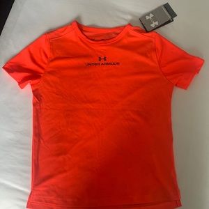 NWT, Under Armour t-shirt, boys size youth small